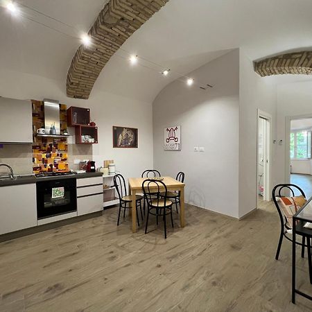 La Casa Dei Papi 71 Apartment Rome Bagian luar foto